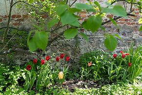 Helsinki home by Johanna Gullichsen