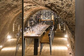 BASTIÒ PRIVATE SUITES