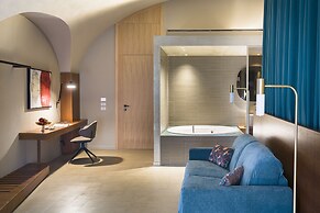 BASTIÒ PRIVATE SUITES