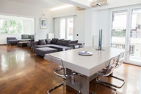 Deluxe Apt. in the Heart of Kolonaki