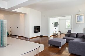 Deluxe Apt. in the Heart of Kolonaki