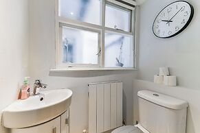 South-Kensington Apartment