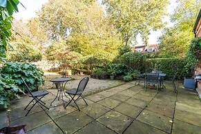 Unique 2 Bedroom Converted Artist's Studio