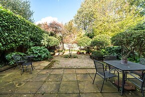 Unique 2 Bedroom Converted Artist's Studio