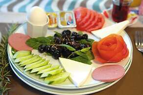 Deniz Otel