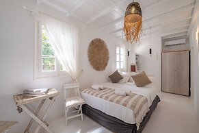 Manu Mykonos  Beach Villas & Bungalows