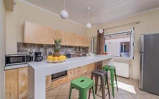 Madini Luxury villa with private Heated pool