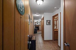 Ski Condo 151 1 Bedroom Condo by RedAwning