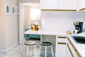 Beachside Gardens Apartments by Lowkl