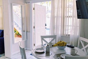 Beachside Gardens Apartments by Lowkl