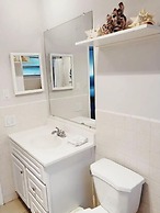 Beachside Gardens Apartments by Lowkl