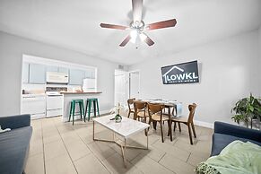 Bayview Apartments by Lowkl