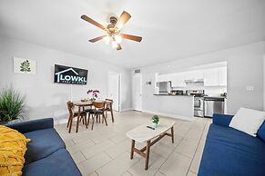 Bayview Apartments by Lowkl