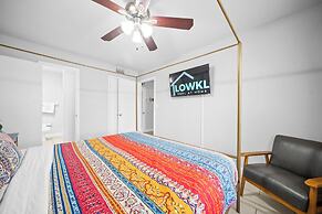 Bayview Apartments by Lowkl