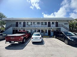 Bayview Apartments by Lowkl