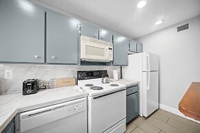 Bayview Apartments by Lowkl