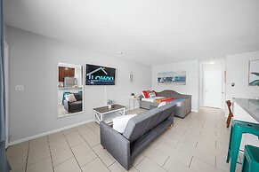 Bayview Apartments by Lowkl