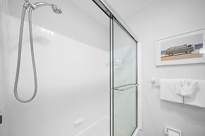 Bayview Apartments by Lowkl