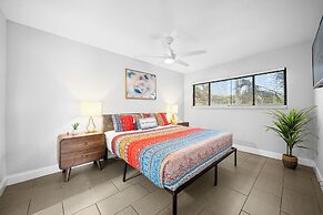 Bayview Apartments by Lowkl