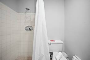 Bayview Apartments by Lowkl