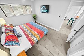 Bayview Apartments by Lowkl