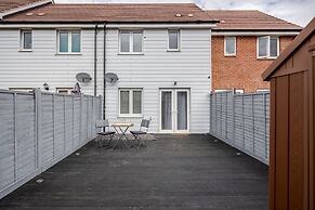 Lovely 2-bed House With 2 Bathrooms in Dartford