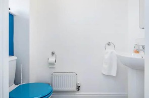 Lovely 2-bed House With 2 Bathrooms in Dartford