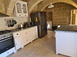 Farmhouse Villa in Gozo With Large Pool & Garden