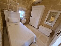 Farmhouse Villa in Gozo With Large Pool & Garden