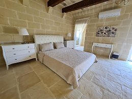 Farmhouse Villa in Gozo With Large Pool & Garden