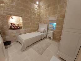 Farmhouse Villa in Gozo With Large Pool & Garden