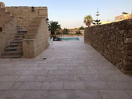 Farmhouse Villa in Gozo With Large Pool & Garden