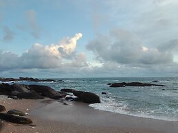 Kalimetiya Beach Cabana Near Beach 4 Minutes Walk