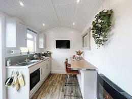 Erw Glas Glamping and Camping