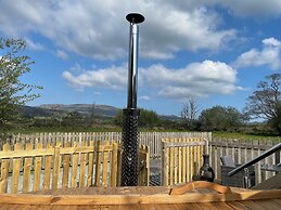 Erw Glas Glamping and Camping