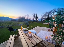 Erw Glas Glamping and Camping