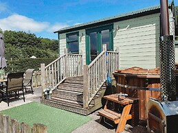 Erw Glas Glamping and Camping