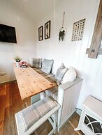 Erw Glas Glamping and Camping