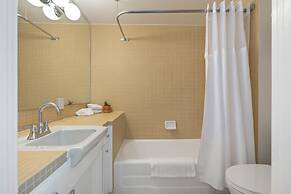Mojave Resort - Adults Only
