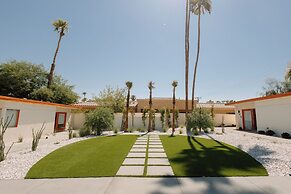 Mojave Resort - Adults Only