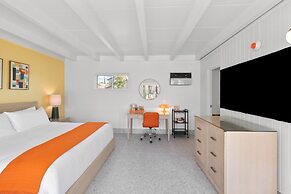Mojave Resort - Adults Only