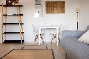 2ndhomes Bright 42m2 1BR Home w Balcony