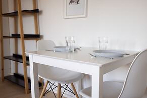 2ndhomes Bright 42m2 1BR Home w Balcony