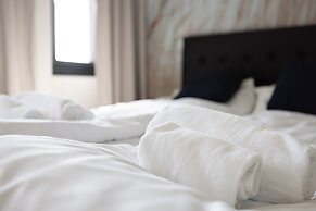 2ndhomes Bright 42m2 1BR Home w Balcony