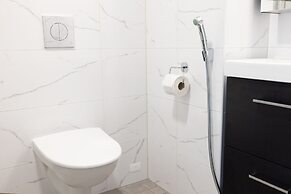 2ndhomes Bright 42m2 1BR Home w Balcony