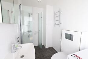 2ndhomes Bright 1BR Home in Kamppi