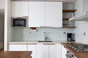 2ndhomes Gorgeous Courtyard Home w Sauna