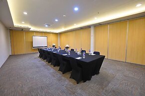 Front One Hotel Pasir Koja Bandung