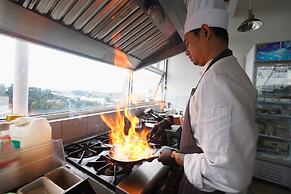 Front One Hotel Pasir Koja Bandung