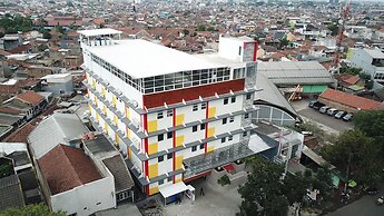 Front One Hotel Pasir Koja Bandung